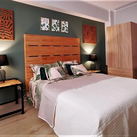 Playa & Port Solo Familias Appartement *